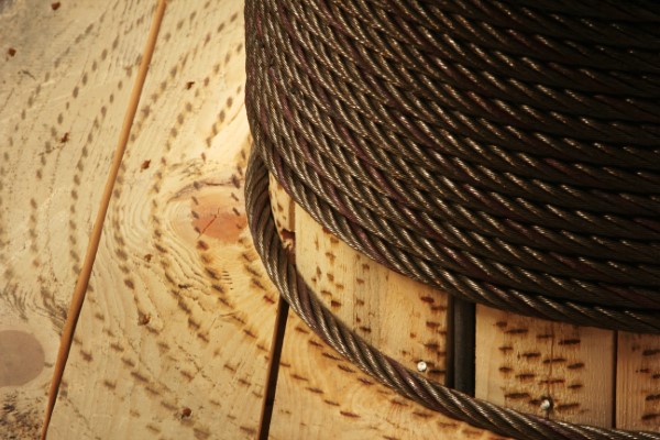 Cables de acero en Villahermosa; imagen de un rollo de cable de acero para lograr proyectos seguros y con mayor firmeza.